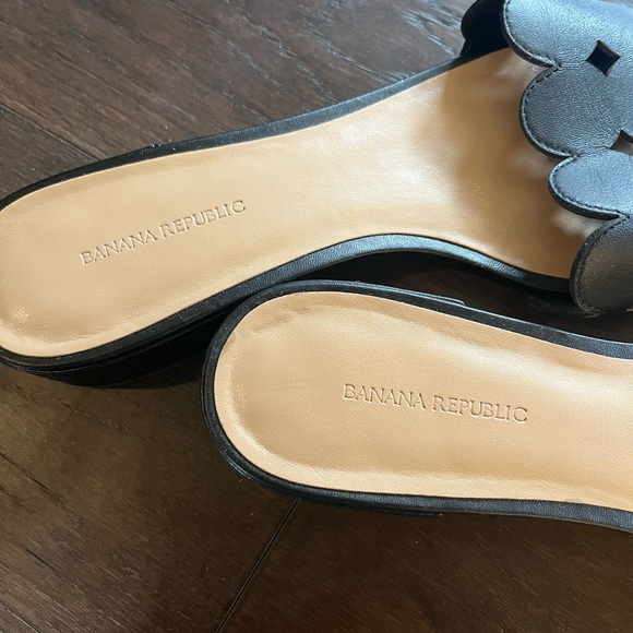 Banana Republic | Leather Slide Sandal - Picture 4 of 9
